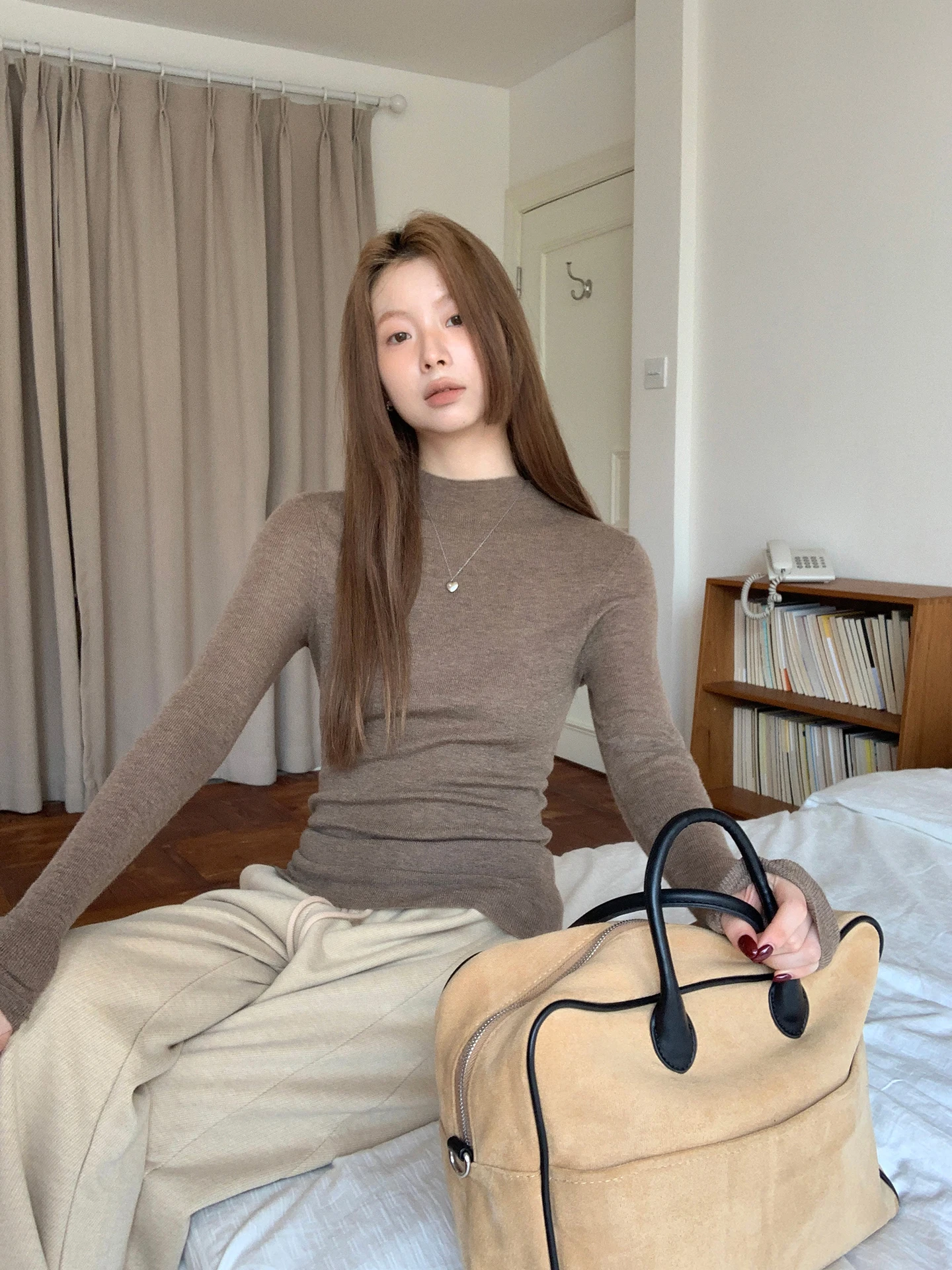 

Красный женский длинный трикотаж на голову Celebri Studio, приталенный крой, высокий, осенний, удобный, дышащий, моющийся