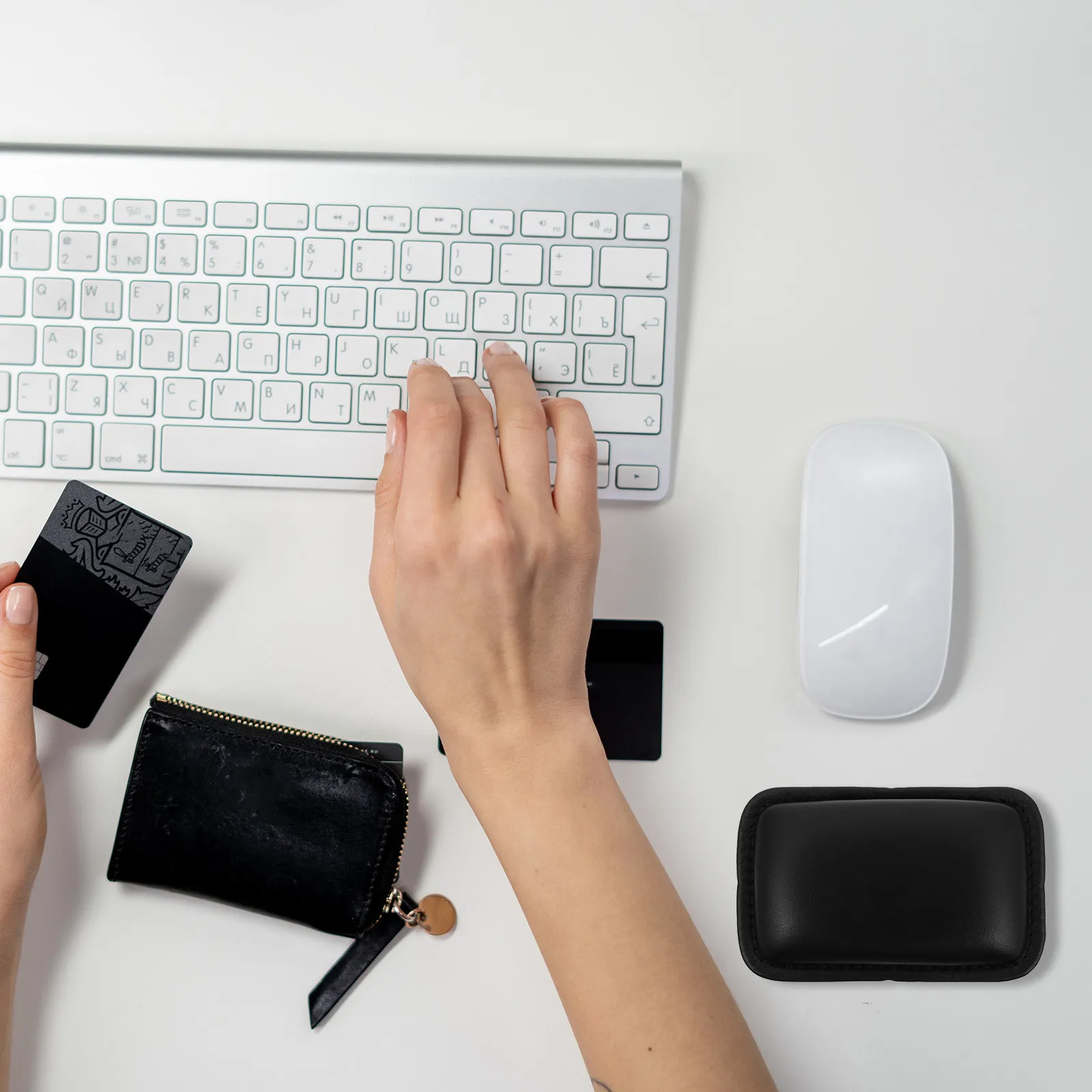 Mouse Wrist Rest Pad Ergonomic Wrist Support Cushion for Neutral Hand Posture Pain Relief for Gamers Writers