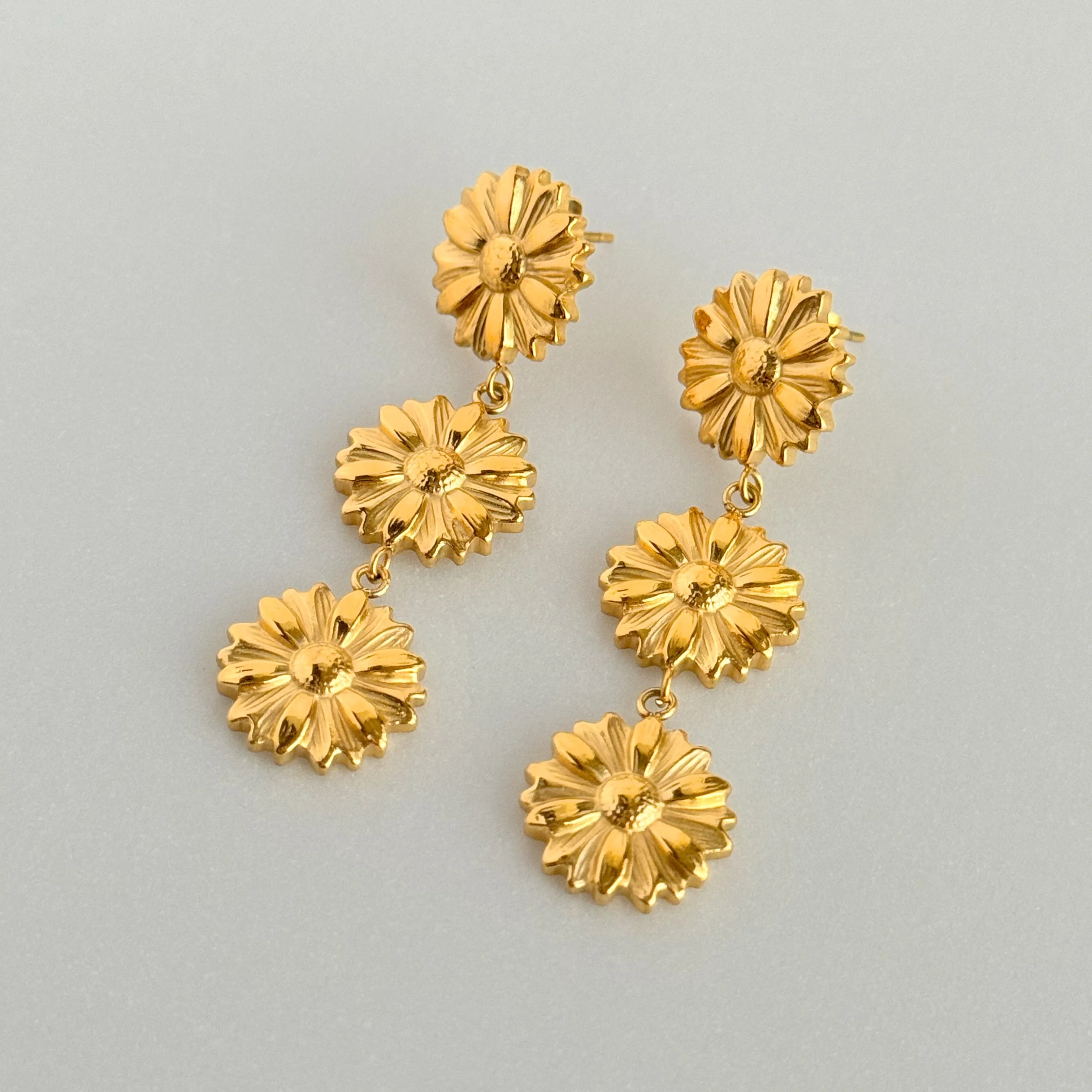 DASEIN 18k Gold Plated Vintage Medieval Daisy Rural Style Sunflower Earrings Hypoallergenic Stainless Steel High Quality Jewelry