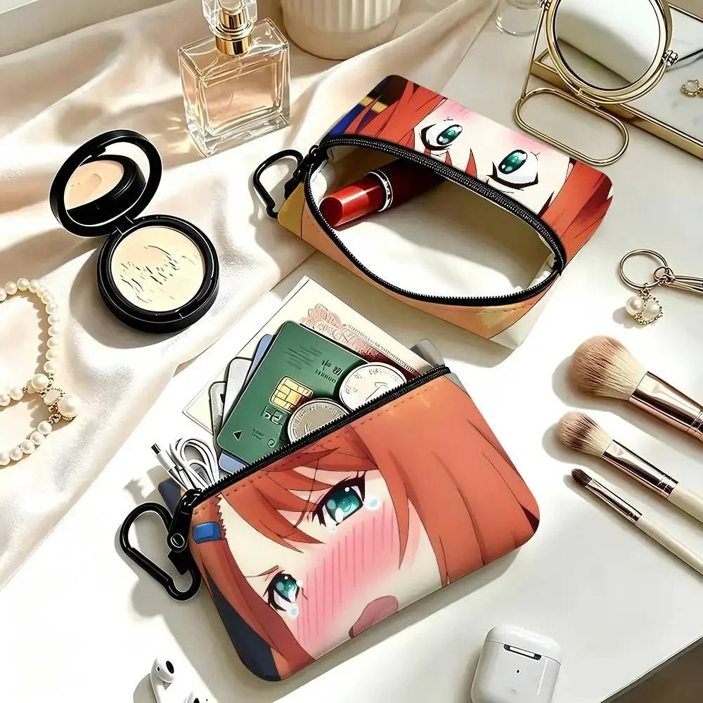 1pc Chisaki Miyazaki Yuuna And The Haunted Hot Springs Coin Purse With Carabiner Hook Portable Key Card Wallet Small Zipper