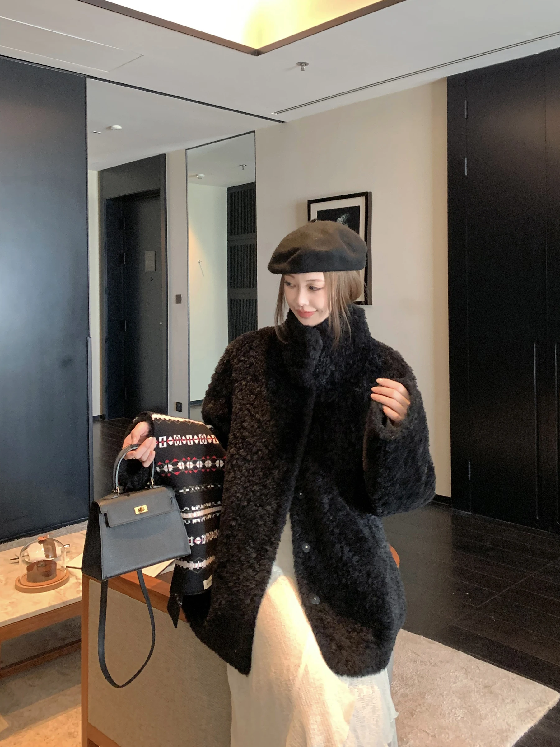 

Buou Women's Faux Fur Coat Stand Collar Loose Fit Winter Outerwear Chic Bla Fluffy Jaet Vintage Sle Long Sve Polye...