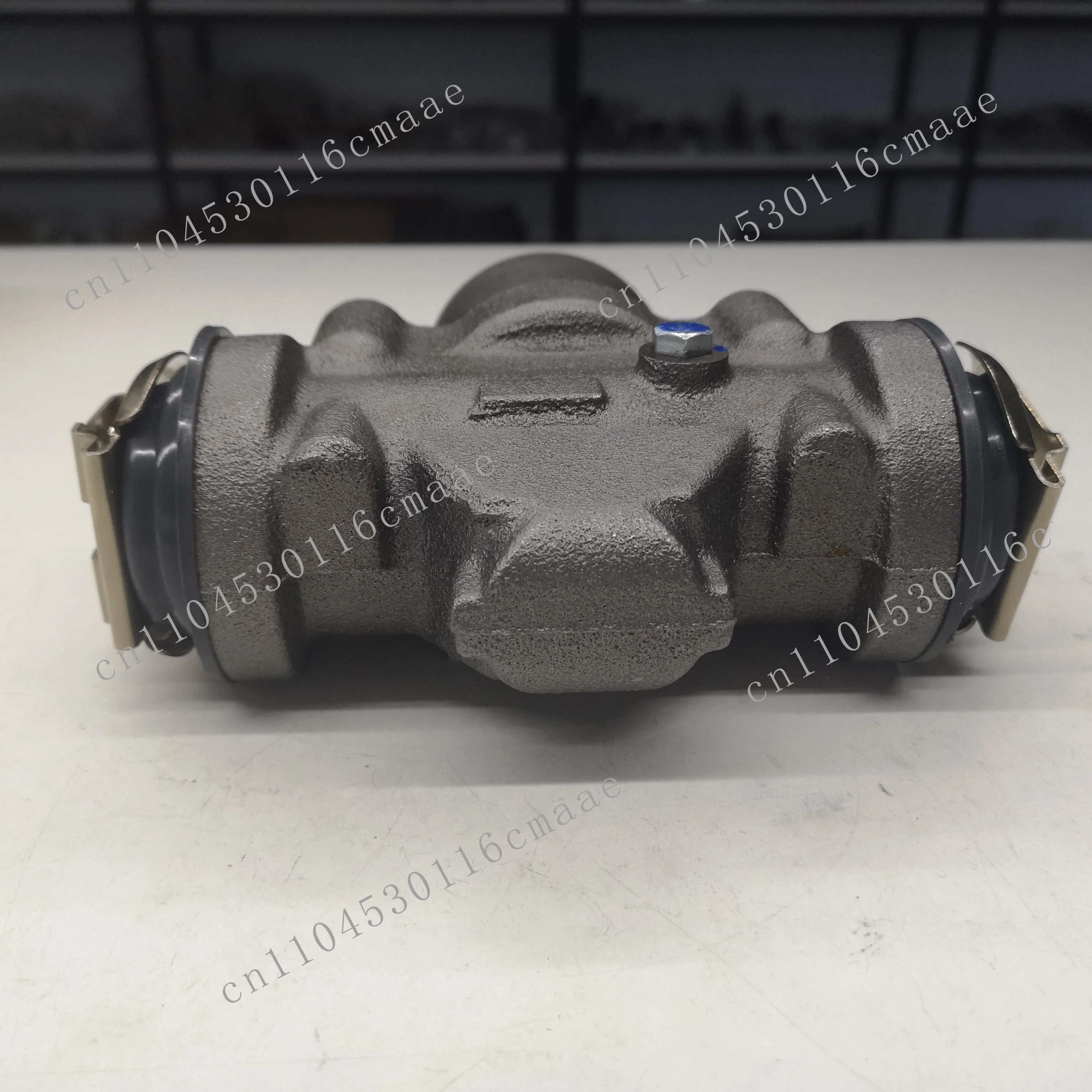 Suitable for brake wheel cylinder 81.50000.6230 81.50000.6242 81500006242