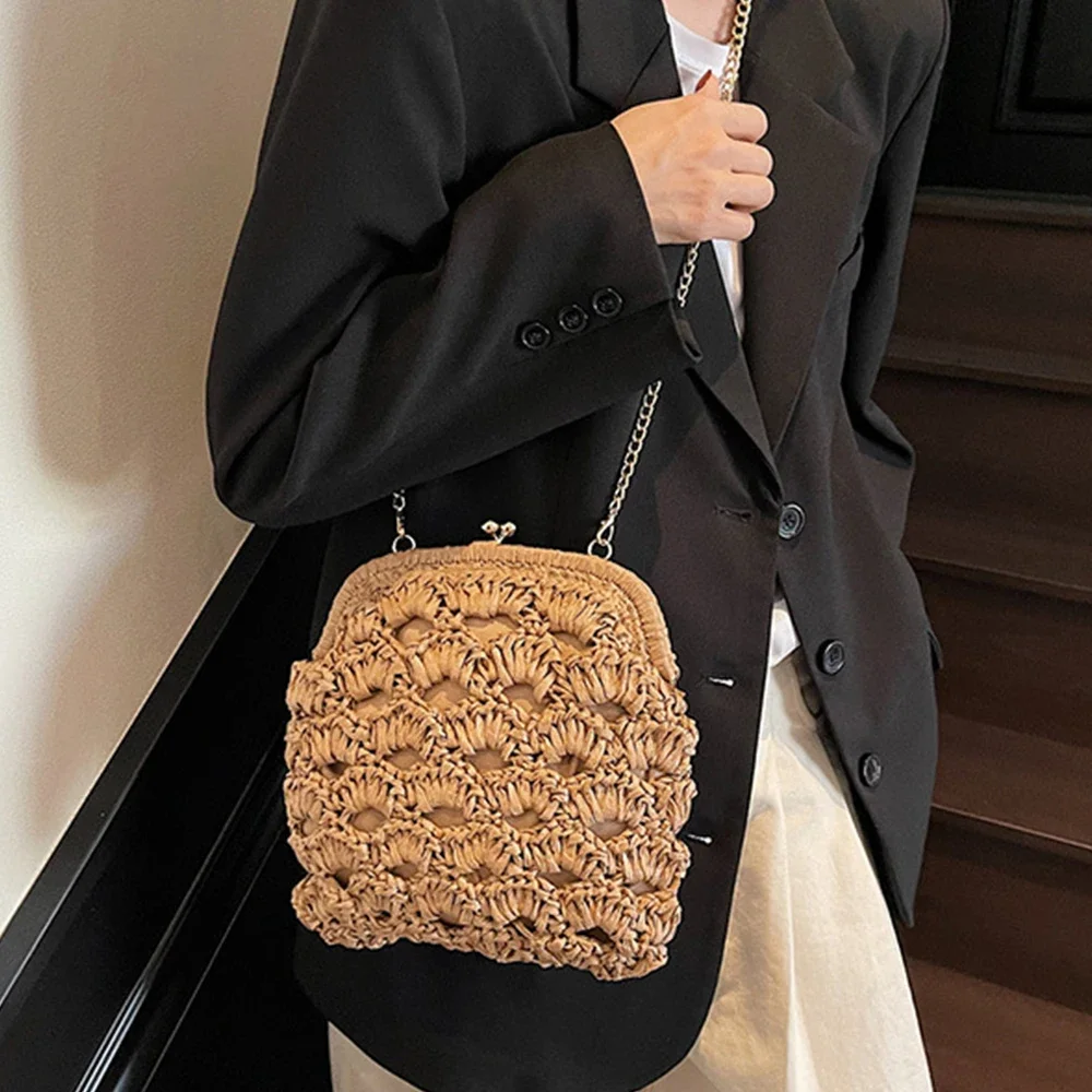 

Summer Woven Shell Clip Bag Kisslock Straw Shoulder Bag Handmade Travel Beach Crossbody Bags for Women Hollow Chain Sling Bags