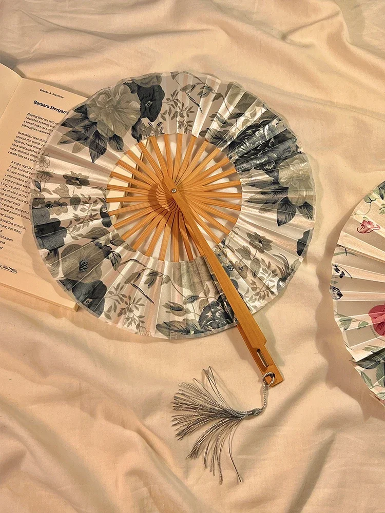 Chinese-Style Ink-Wash Silk Folding Fan Summer Ancient-Style Fan Portable Hand-Cranked Bamboo Fan National Style Decoration