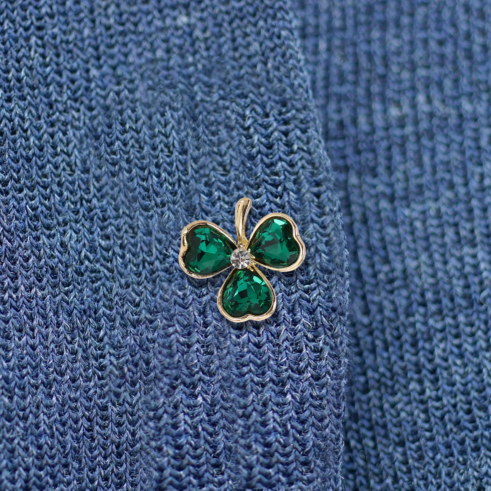 

Shamrock Brooch Pin Green Leaf Crystal Sweater Shawl Clip Safety Brooch For Women St Patrick'S Day Jewelry Accessory