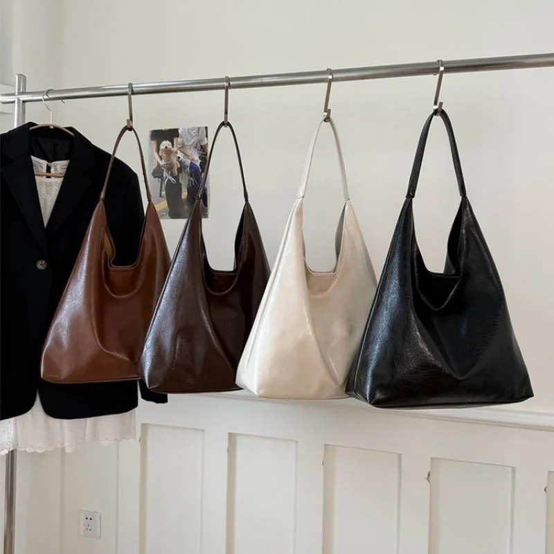 

Women's Messenger Bag Crafted From Fine Leather Featuring High-End Quality And Casual Vintage Commuter Style​