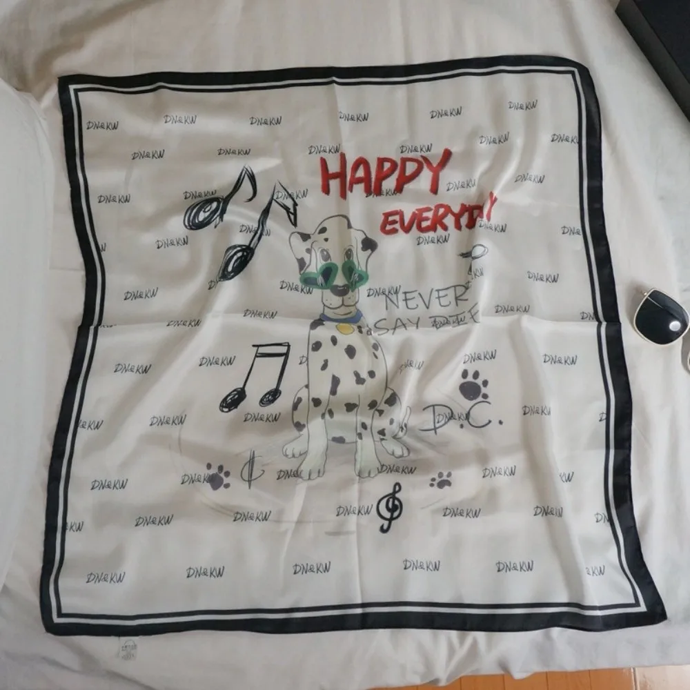 

Элегантный дышащий шарф с цветочным принтом, пятнистая бандана для собак и кошек, шарф на голову из мягкой атласной ткани, квадратная повязка на голову, женский аксессуар