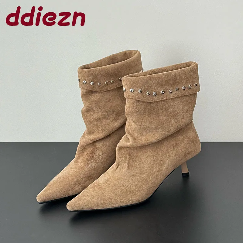 

Модные женские ботильоны с металлическими заклепками, женская обувь с острым носком, женские полусапожки на каблуке 4 см, туфли-лодочки