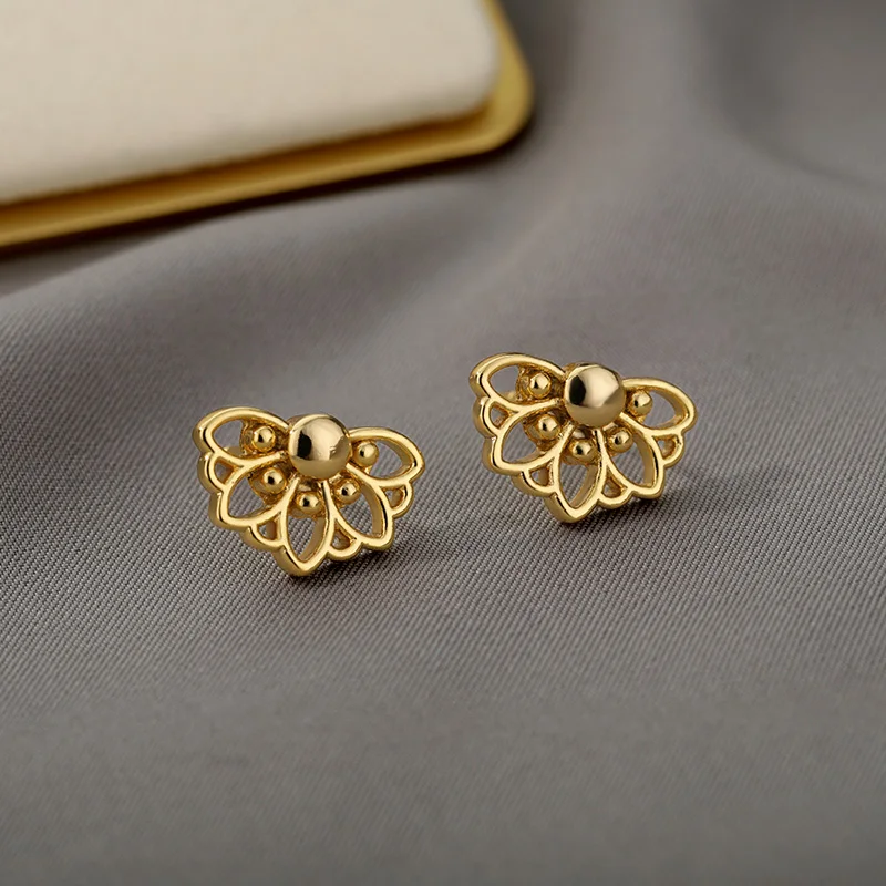 Stainless Steel Lotus Flower Earrings for Women Cute Gold Color Stud Earrings Ear Piercing Fashion Jewelry Accesorios aretes