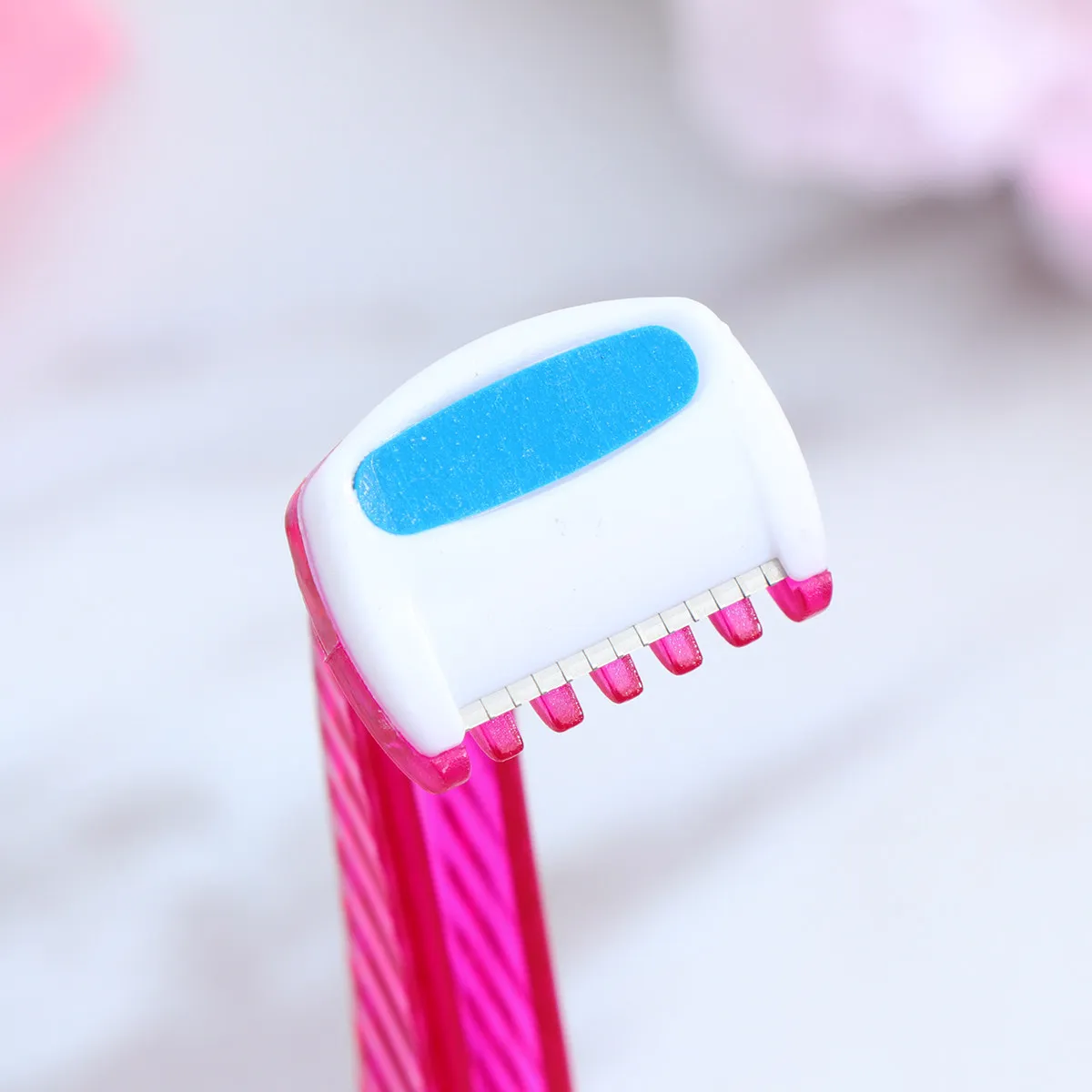 

Портативный триммер для бикини для женщин, водонепроницаемый прибор для удаления волос на теле с эргономичным дизайном, тонкими антикоррозийными лезвиями, для подмышек и