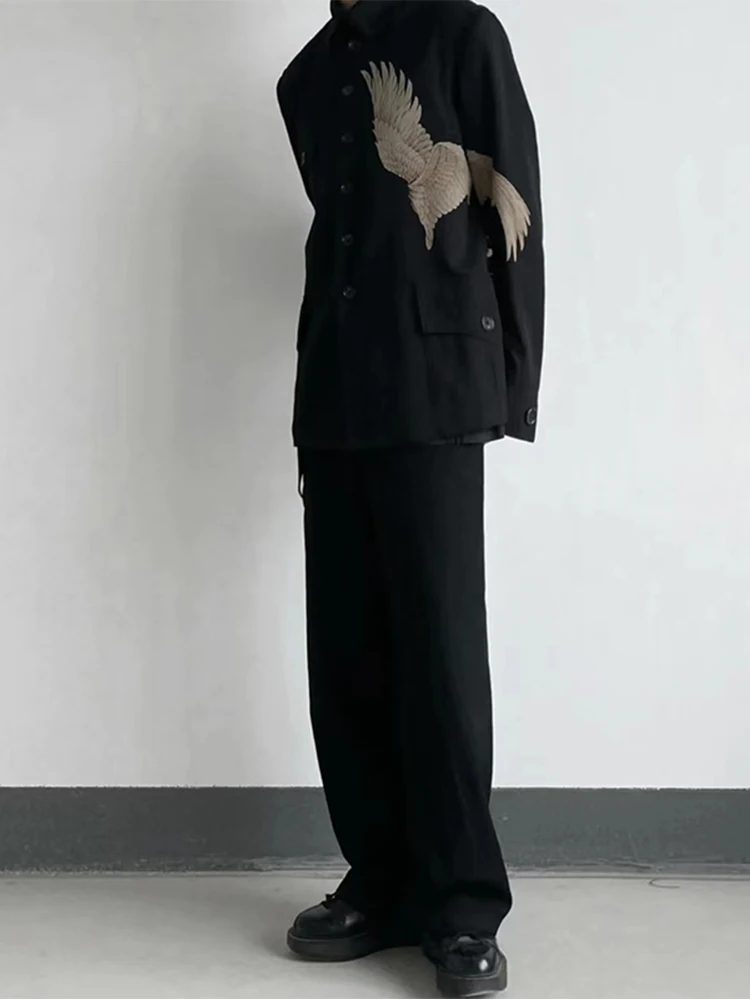 FANTASTION Desain asli Blazer kasual vintage dengan motif sayap Desain multi-saku jaket setelan unisex