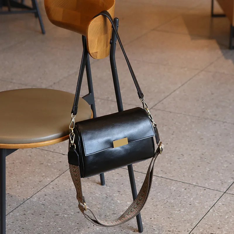 

Light luxury high-quality women’s minimalist stylish versatile crossbody small square bag