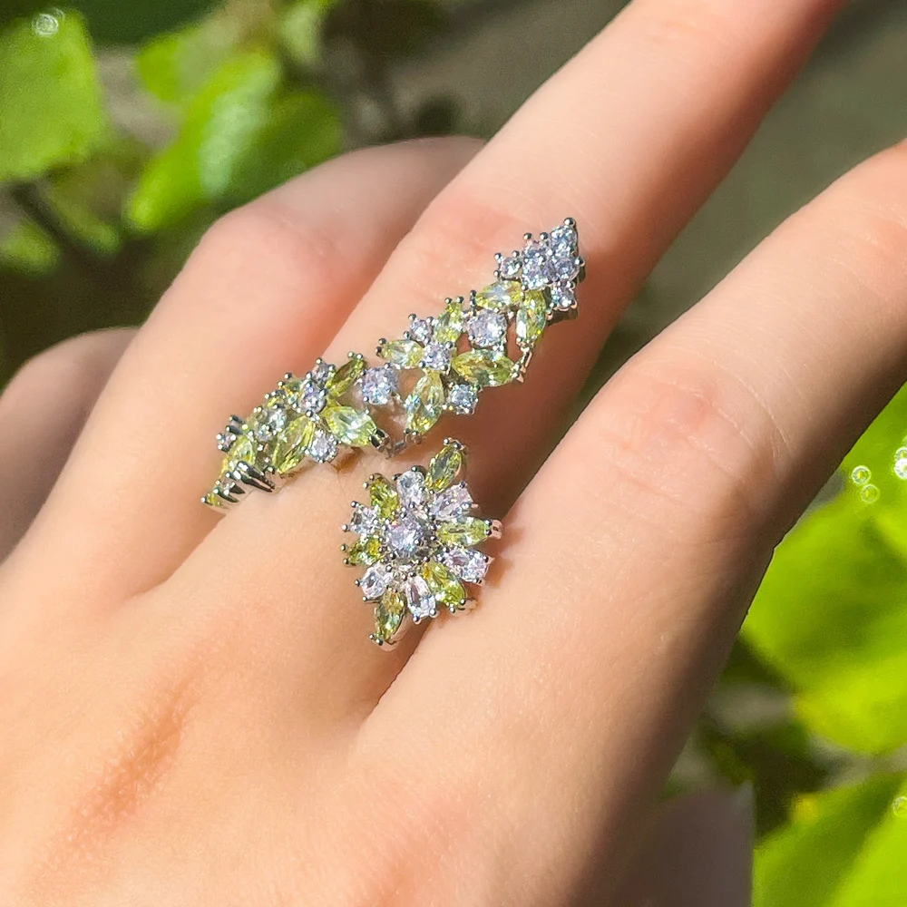 CWWZircons Shiny Cubic Zirconia Adjustable Leave Flower Big Finger Rings for Women Party Engagement Jewelry Accessories R219