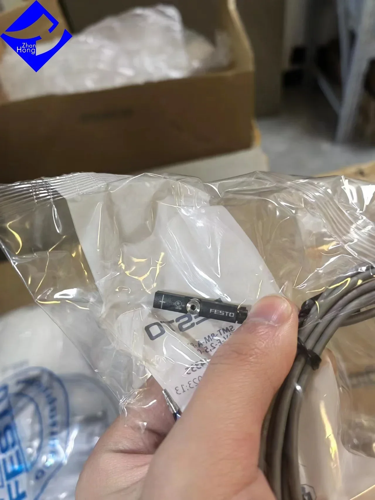 Harga Spesial Waktu Terbatas Asli 574335   Sensor Jarak SMT-8M-A-PS-24V-E-2,5-OE, Asli Baru dalam Stok