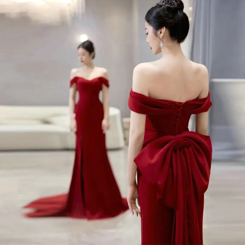 فستان زفاف أحمر بكتف واحد دكتور مسائي للعروس خطوبة الاسمية لصالح الدكتور طول الأرض شيفون منتصف الخصر زفاف دكتور