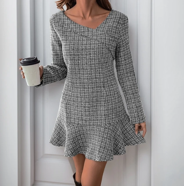 British Vintage Women's Dress Elegant Plaid Print Long Sleeve Irregular V-Neck Long Sleeve Ruffle Hem A-Line Winter Woolen Dress