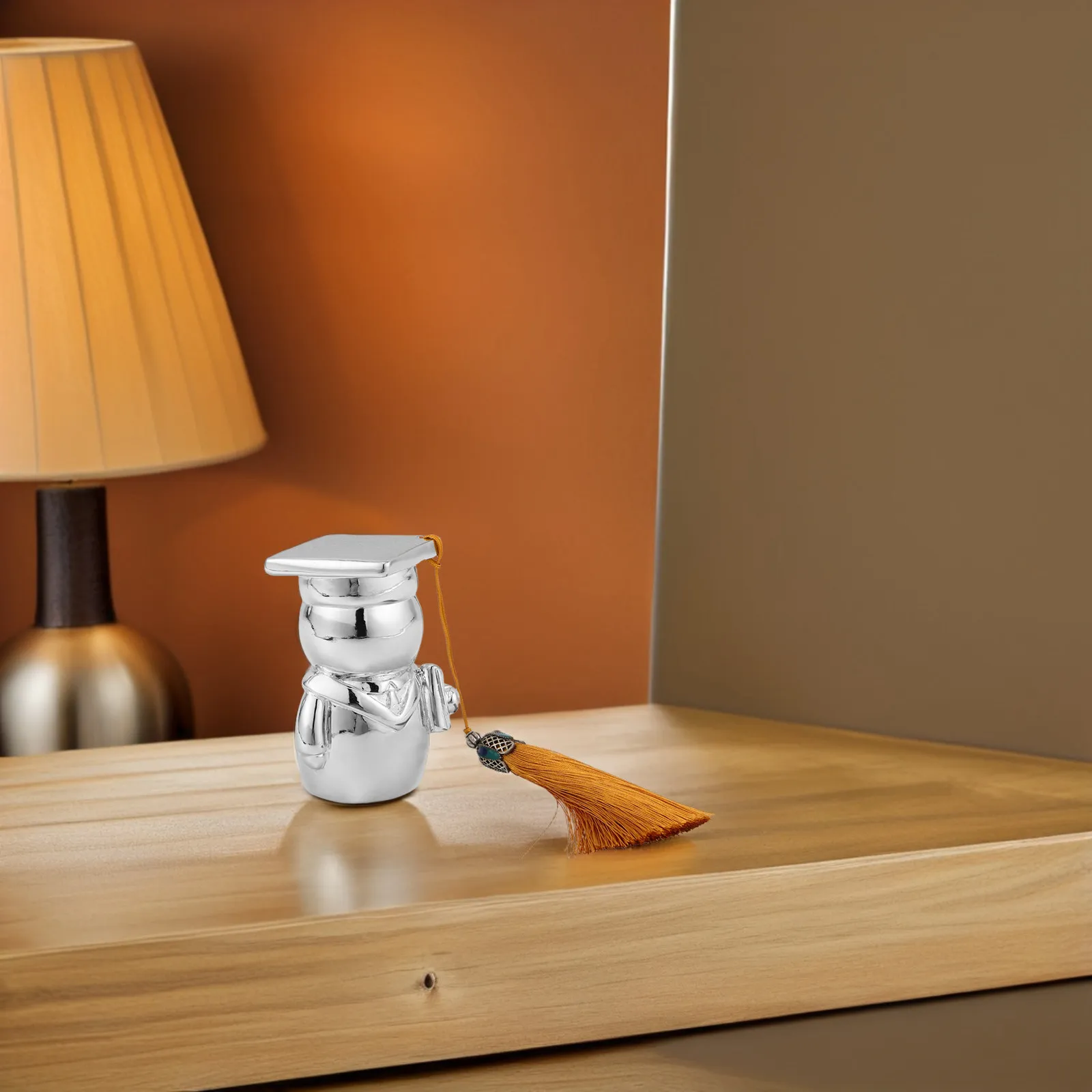 Graduation Desktop Sculpture Resin Doctor Graduate Statue Decor for Desk Table Shelf Graduation Season Decoration Achievement