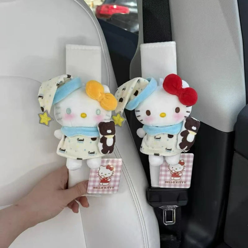 بيجامة لطيفة كيتي تحمل دمية الدب القطيفة مناسبة لحزام مقعد السيارة وسادات الكتف دمية كرتونية هدية في السيارة #3