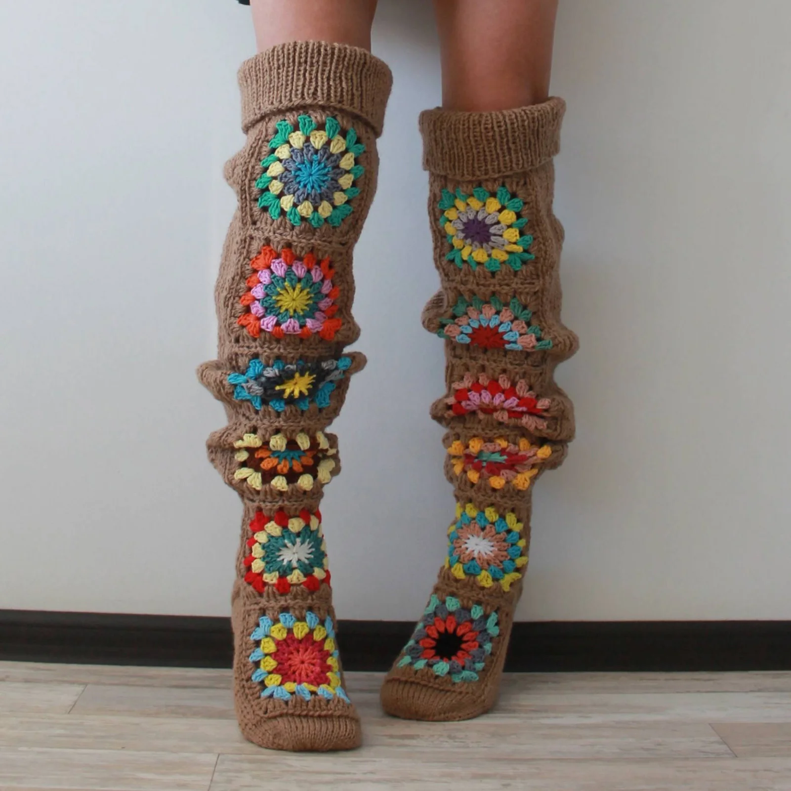 Gestrickte Overknee-Socken, modische Strümpfe mit buntem Blumen-Design für den täglichen Gebrauch, Party, Cosplay