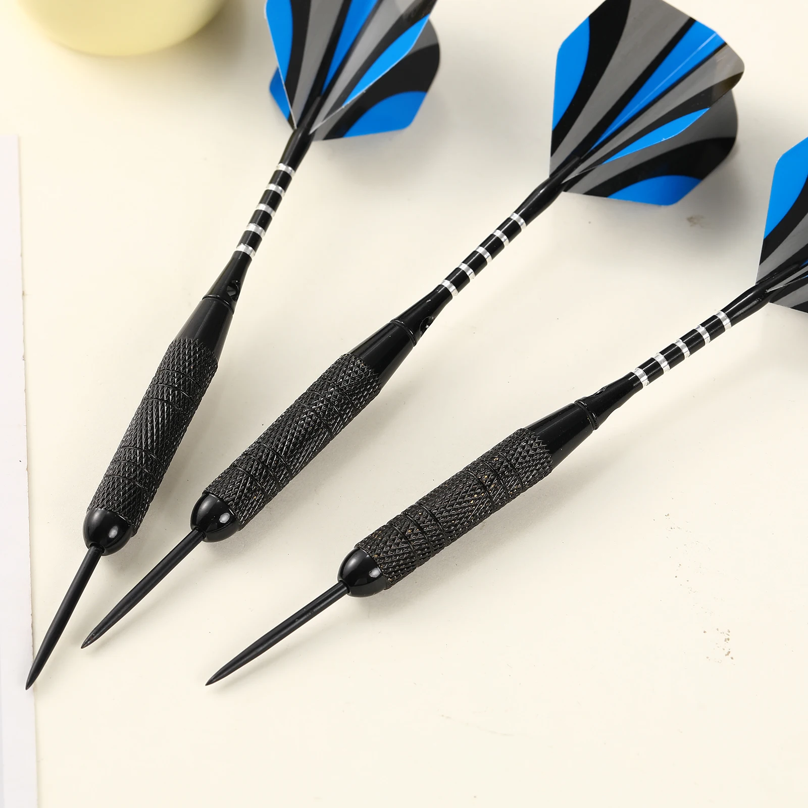 

Huanqu Dart Set of Three Professional Needle Darts in Red and Blue Colors Comes with Dart Shafts and Dart Flights for Precise Throwing Competition Training Home Bar Entertainment General Sports Supplies