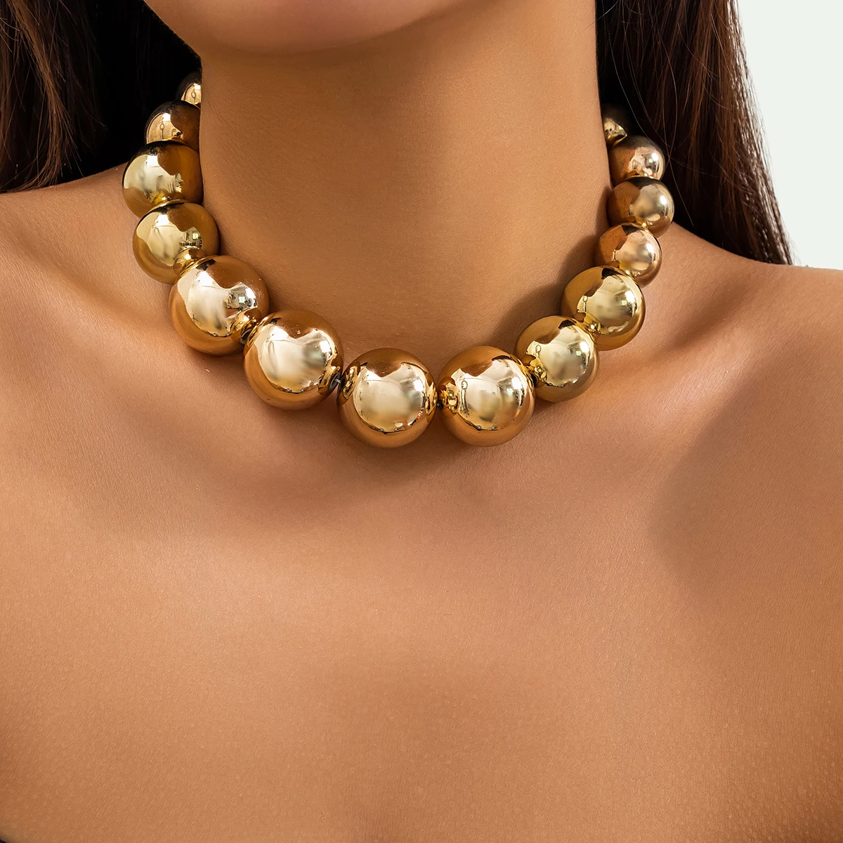 Przesadny akrylowy naszyjnik z łańcuszkiem CCB Big Ball dla kobiet Punk Chunky Heavy Gold Color Short Choker Biżuteria imprezowa Steampunk