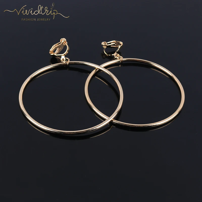 

Classic Geometric Round Clip on Earrings No Pierced Ear Clip Metal Simple Big Earring for Women Party Minimalist Fashion Jewelry