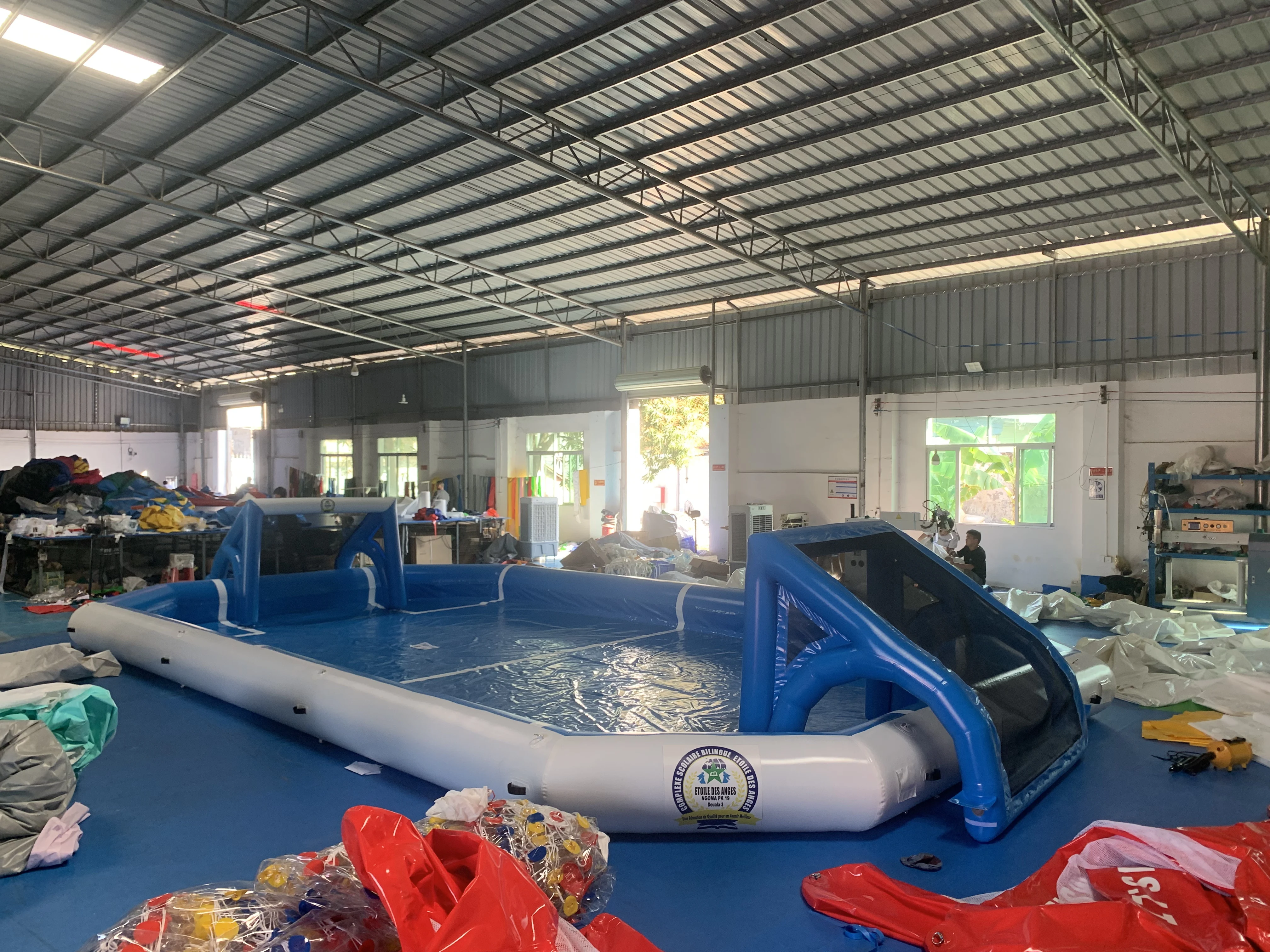 สนามฟุตบอลเป่าลมแข็งแรงทนทานสำหรับการแข่งขันทีม