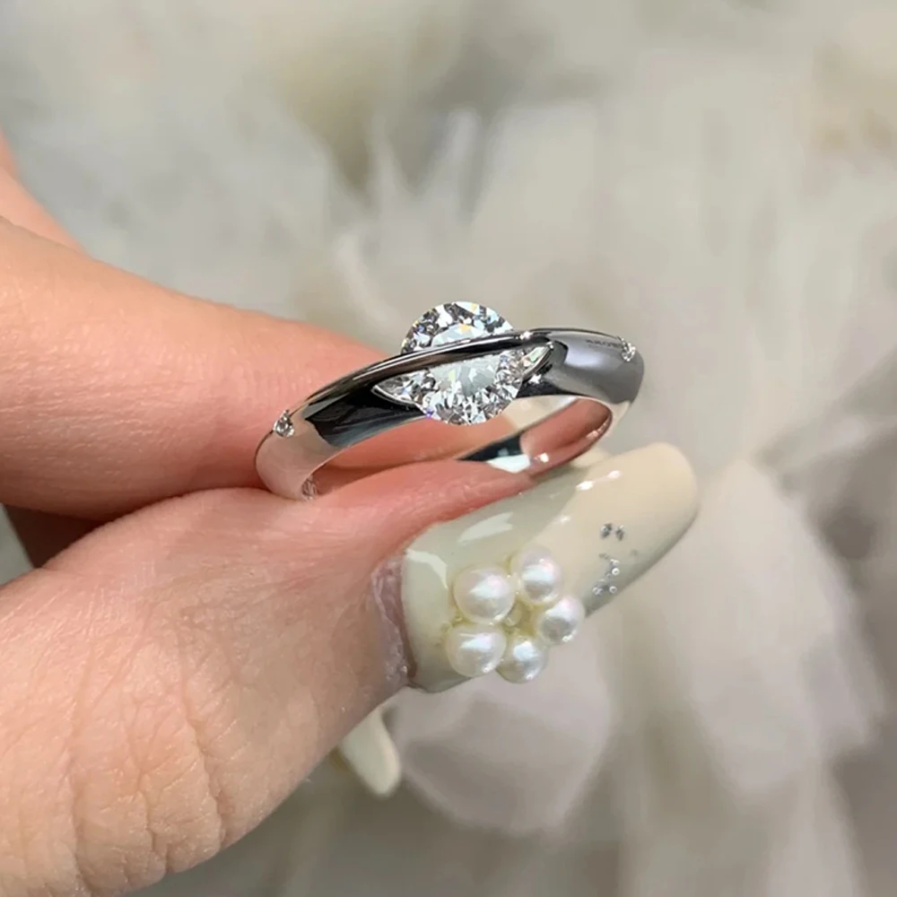MUXIFC 6.5mm Moissanite Wedding Ring Rotatable S925 Silver Engagement Rings with Certificate Solitaire Diamond Band Jewelry Gift