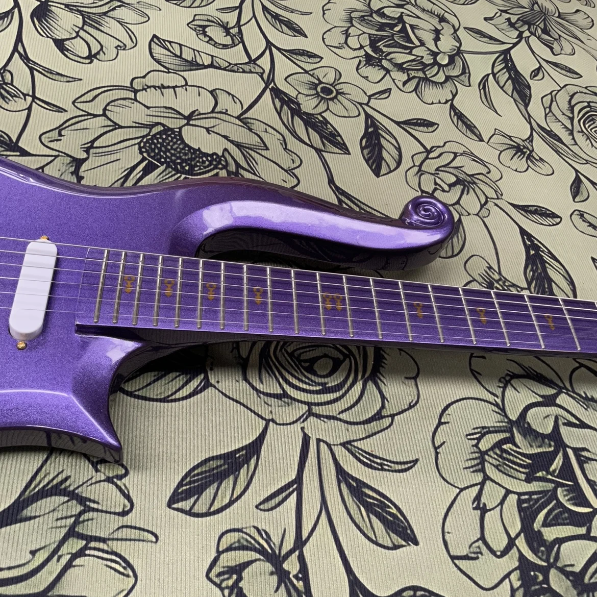 Purple 6-string electric guitar  spiral vortex-shaped body and rosewood fingerboard guitars, beginner-friendly electric guitarra view 3