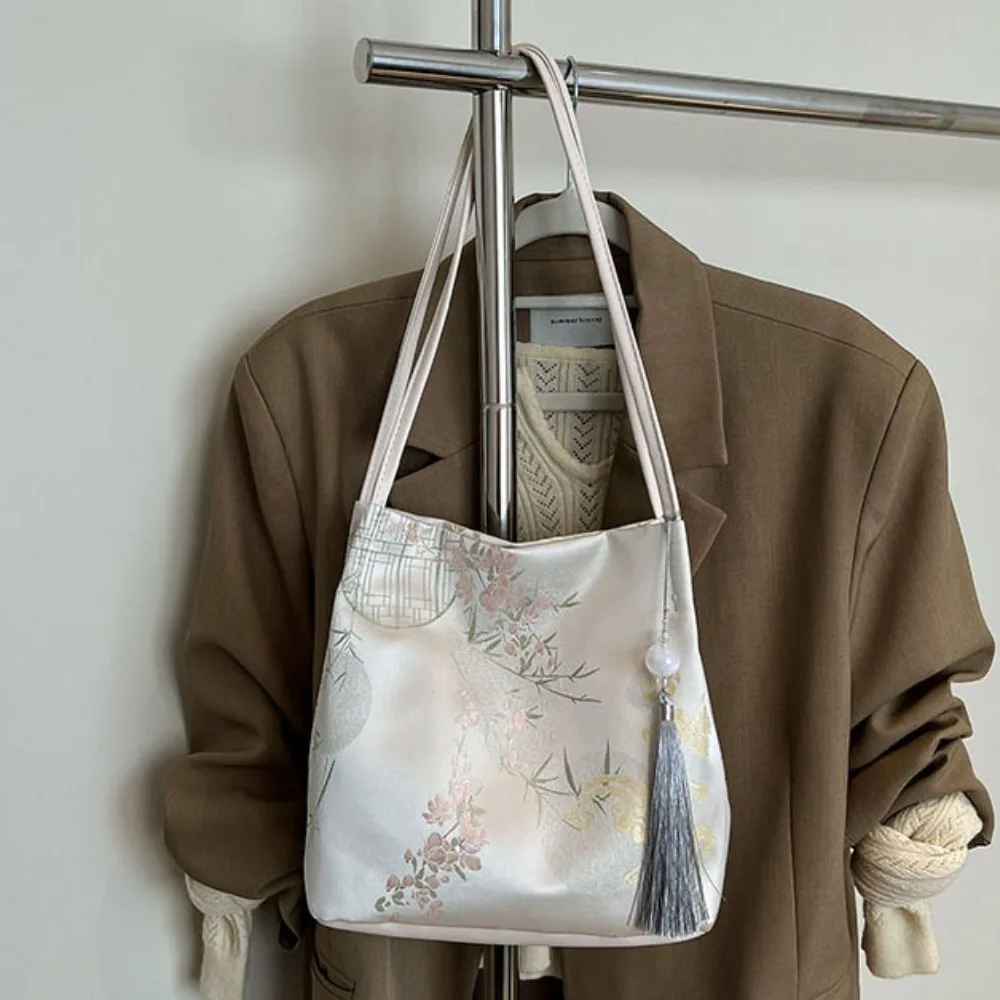 

Portable Elegant Chinese Style Shoulder Bag Cloth Exquisite Embroidery Tote Bag Trendy with Pendant Hanfu Printing Handbag Party