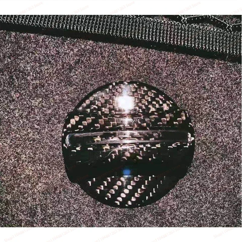 Suitable for BMW F30 F82 M2 M4 M5 Carbon Fiber Car Fuel Tank Oil and Gas Cover Decoration Universal Bmw Gas Cap