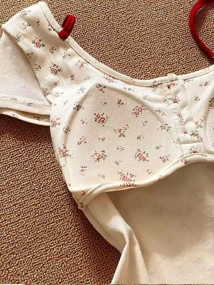 امرأة تي شيرت اثنين سليم صالح تيز موضة الأزهار الحلو Camisetas المحاصيل القمم مثير عارية الذراعين التي شيرت الصيف عادية Y2k تي شيرت