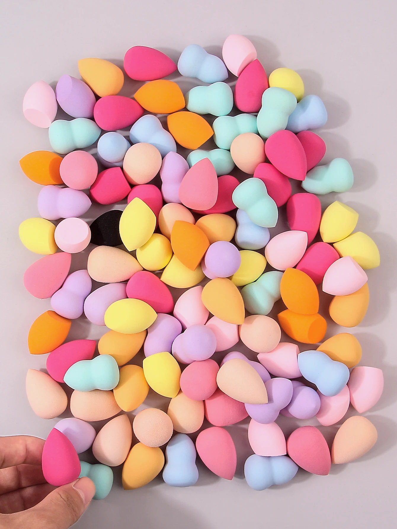 Éponges de maquillage de couleur et de forme aléatoires, outils de mélange sans Latex pour liquide/crème/poudre, paquet de 10/25/50/100