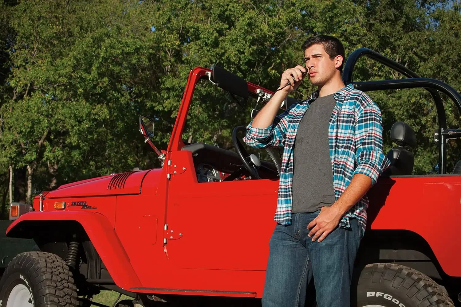 

Bearcat Compact Mobile CB Radio and BC15 External Speaker Bundle