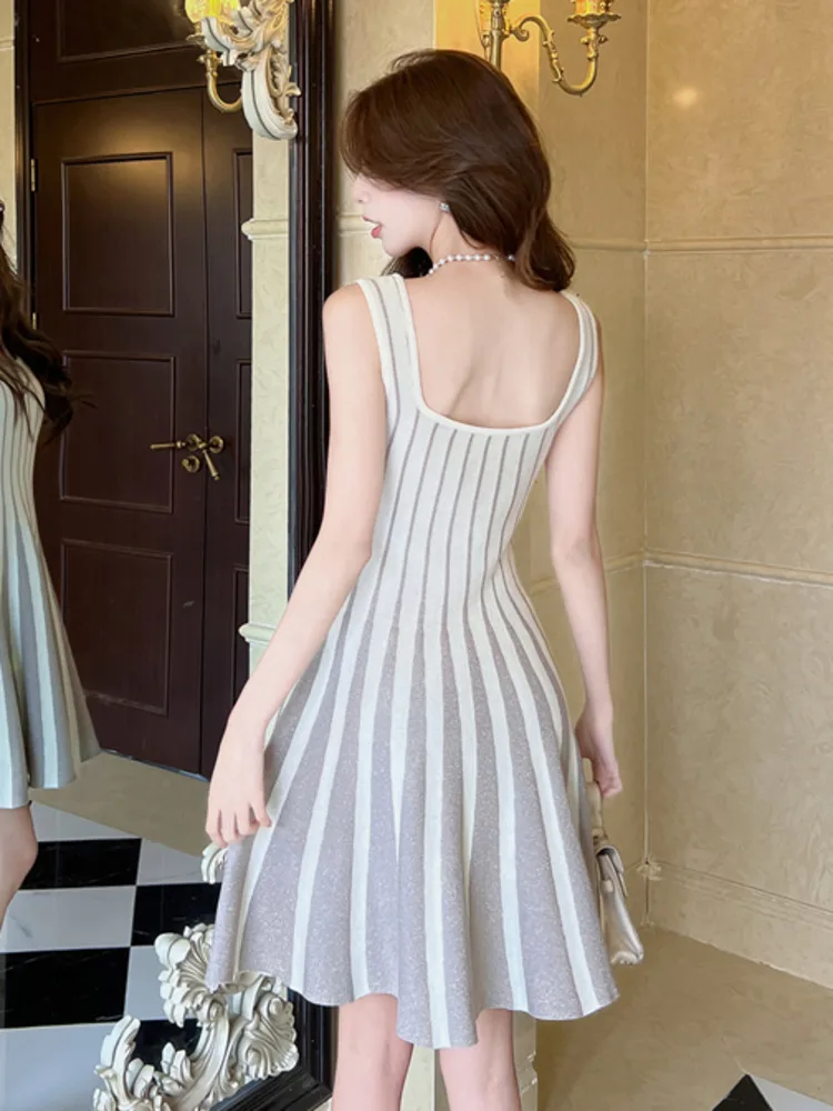 2023 neue Französisch Streifen Gestrickte Sommer Kleider Für Frauen Elegante Gestreifte Schlank Mode Lässig Pullover Elastische Pullover Kurzes Kleid