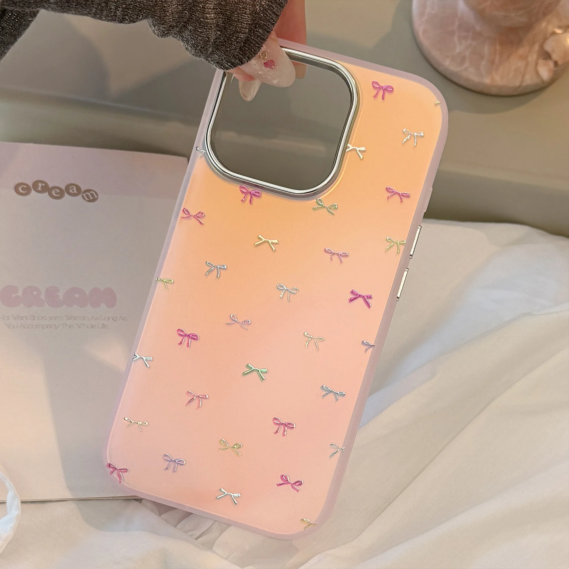 Coque de téléphone antichoc rigide avec motif nœud papillon coloré coréen et placage laser pour iPhone 17 16 15 14 13 12 Pro Max