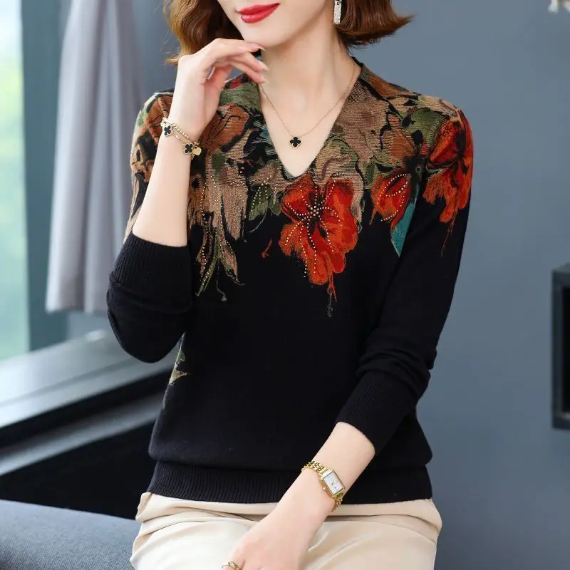 Korean Women Vintage Knitted Sweater Spring Autumn New Long Sleeve Pullovers Loose Casual V-Neck Fashion Printing Bottoming Tops