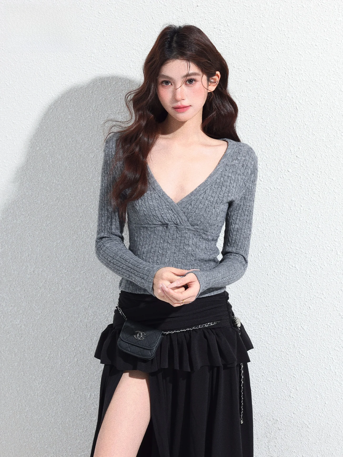

Casual V-Neck Long Sleeve Knitted Sweater Women's Slim Fit Base Layer Summer Leisure Cross Design Knitwear for Young Girls