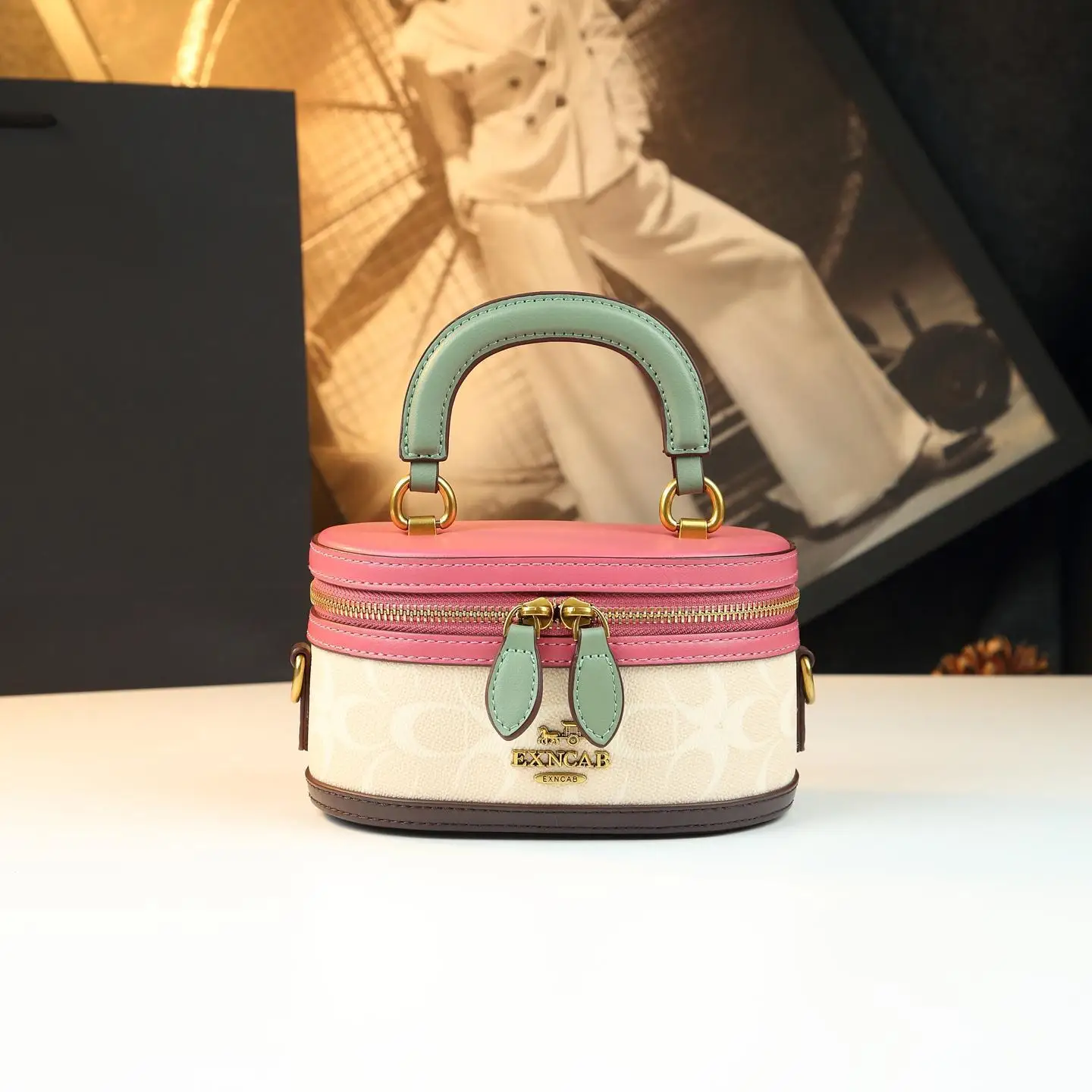 

Women's Vintage Diaper Bag Elegant Crossbody Handbag Luxury Minimalist Tote Designer Leather Textured Original Retro Bag