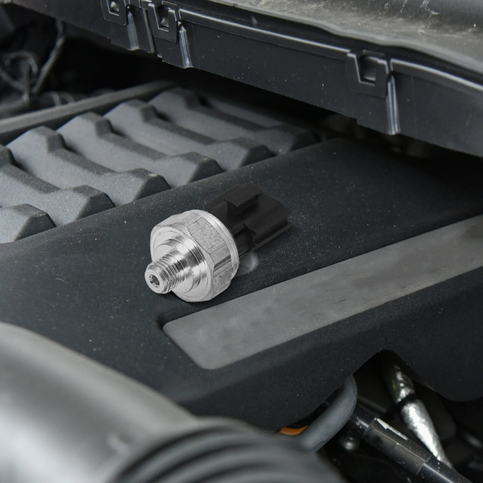 

Pressure Sensor Engine Oil Transducer Car Oil Sending Unit Automotive Automotive Replacement Part Replacement Part Truck Switch