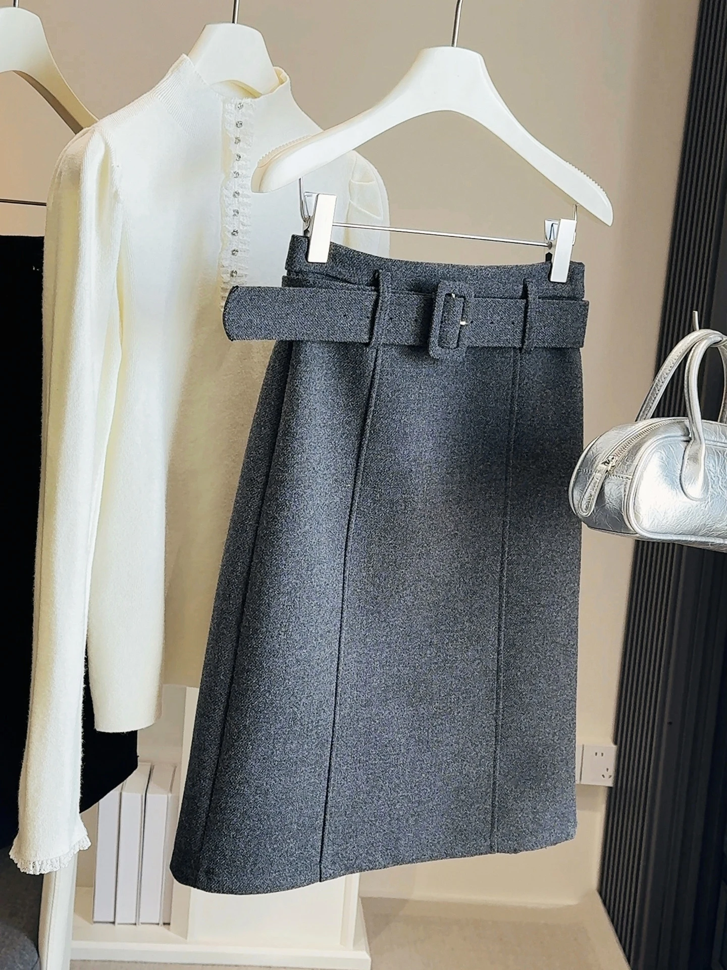 

Temperament Grey Woolen Half Skirt for Women Thick Autumn Winter New High Waist Slim Fit Hip Wrapping Midskirts with Belt