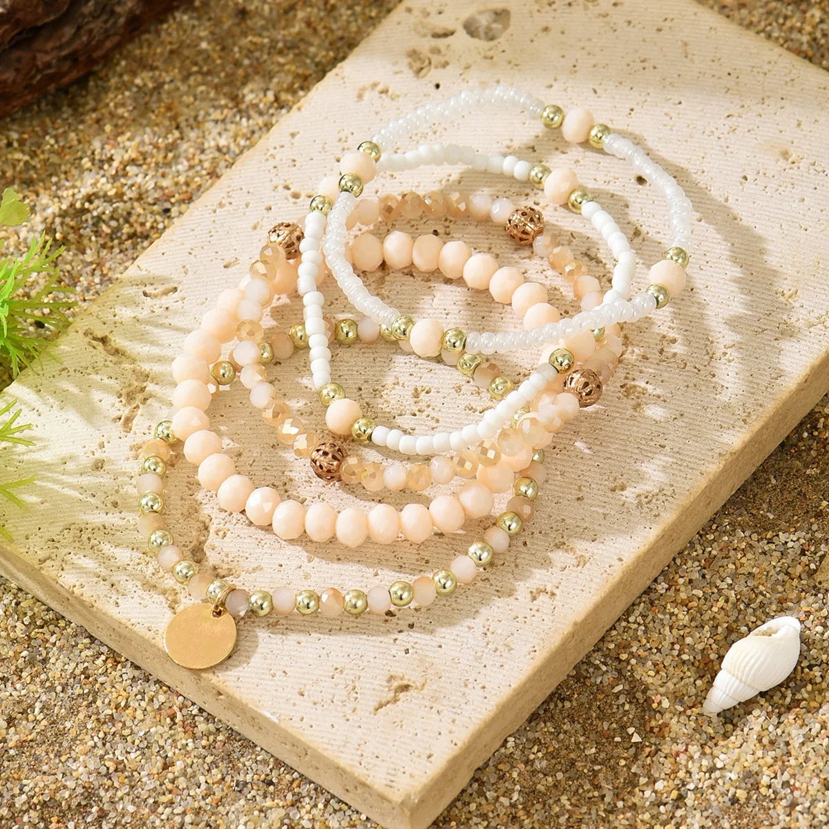 5-teiliges Set aus böhmischem Armband mit Perlen für Damen, glitzerndes Charm-Armband mit elastischen Perlen, Armreif, handgefertigter Schmuck im Boho-Stil. – Detail 3