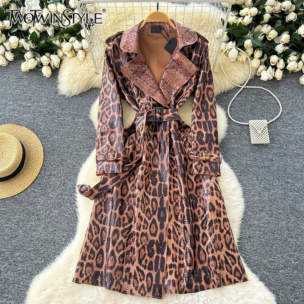 

TWOTWINSTYLE Leopard Leather Trench For Women Lapel Long Sleeve Patchwork Belt Designer Loose Casual Overcoat Female KJA520159