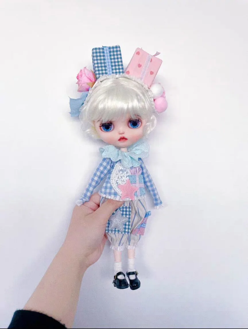 

2024 present style Blythe clothes blythe doll outfit Top/pants/Headwear 1/6 30cm BJD anime girl (Fit for Pullip,Ob24, Licca)