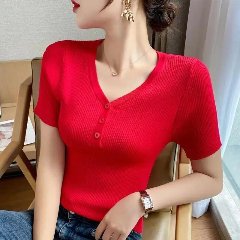 T-shirt estiva stile coreano nuova vestibilità slim in seta di ghiaccio con scollo a V per donna manica corta in maglia sottile base superiore abbigliamento interno versatile