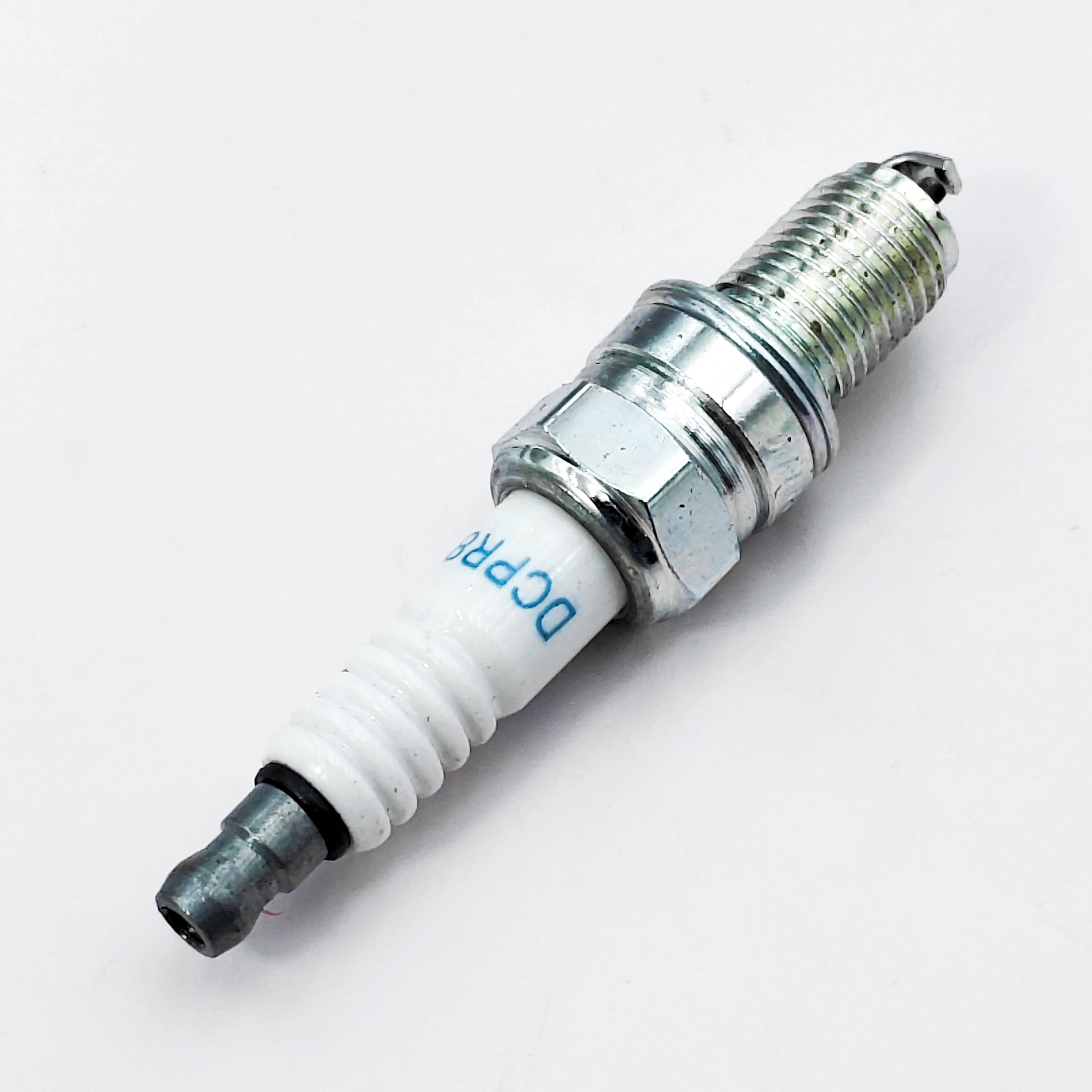 

DCPR8E Spark Plug for Stels Guepard 650 800 850 Dominator 800V 370702-DCPE8E LU033371 LU029967 Russian Mechanics RM800 0120382