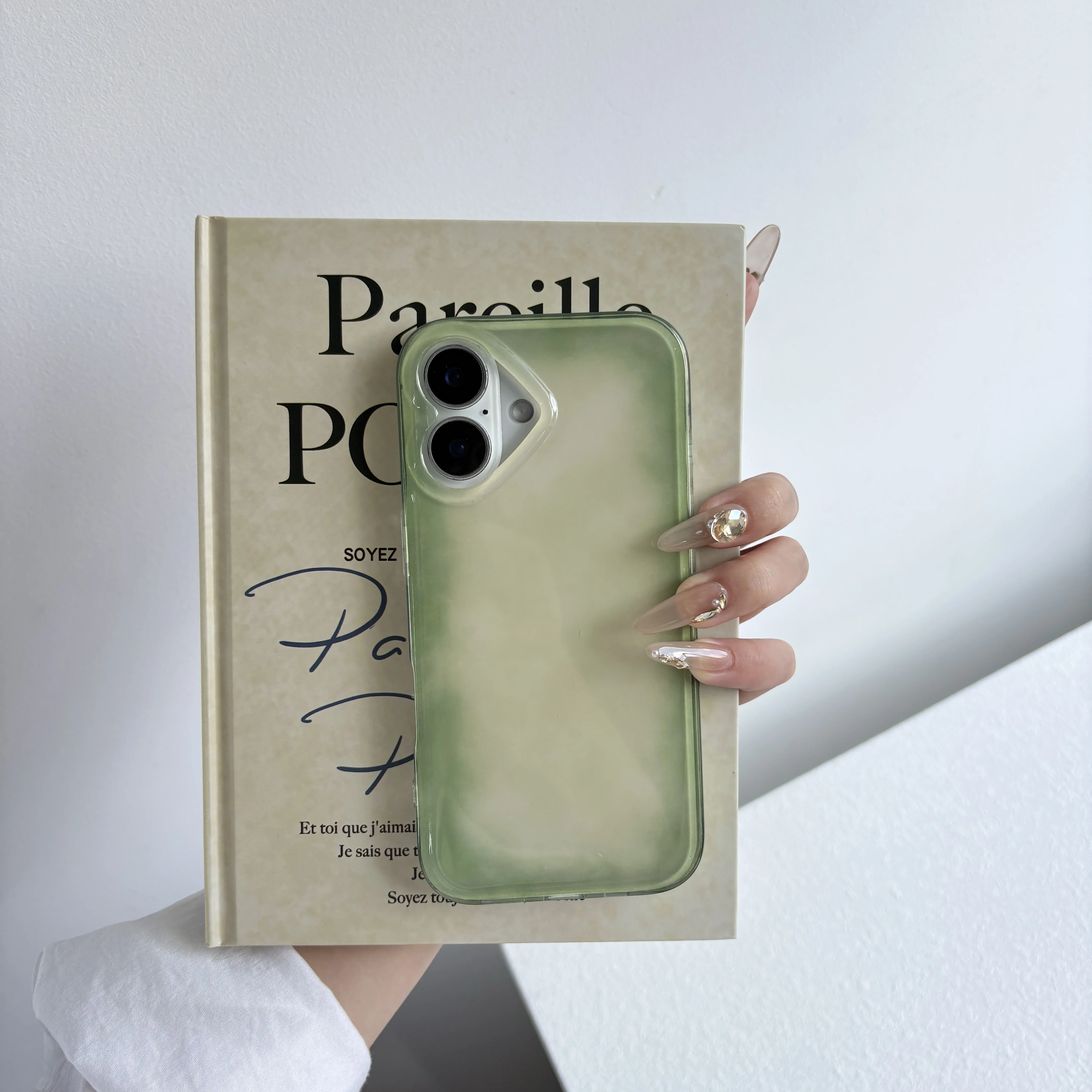 Phone Cases Pinterest - เคสโทรศัพท์สีเขียวมรกตสดใส ดีไซน์เก๋ไก๋ ทันสมัย พร้อมลวดลายไล่เฉดสีแบบมันเงา สำหรับ iPhone