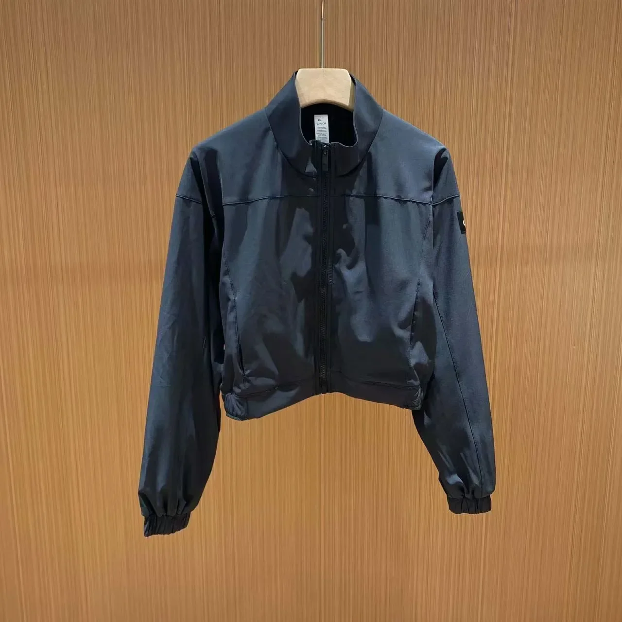 ג'קט קצר לנשים