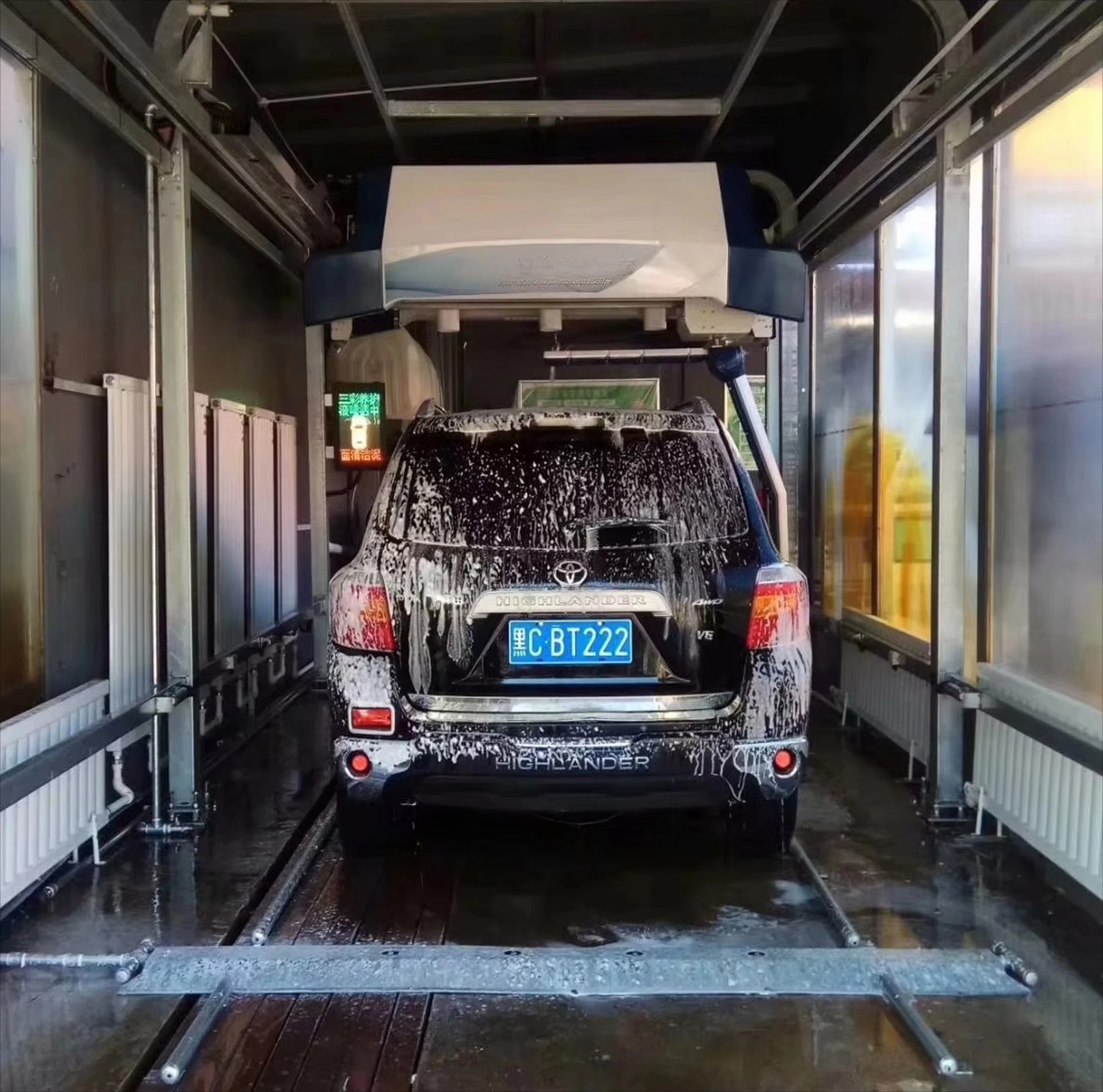 Бесконтактная машина для мойки автомобилей 360. Цена. Бесконтактная автоматическая машина для мойки автомобилей высокого давления 360°. Станция для мойки автомобилей.