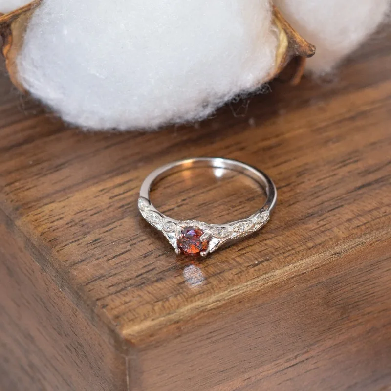 S925 فضة خفيفة فاخرة الرمان الأحمر الزركون المرأة خاتم، خاتم الأحجار الكريمة أزياء بسيطة